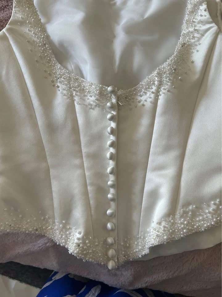 Elegant Vintage Wedding Dress - photo 4