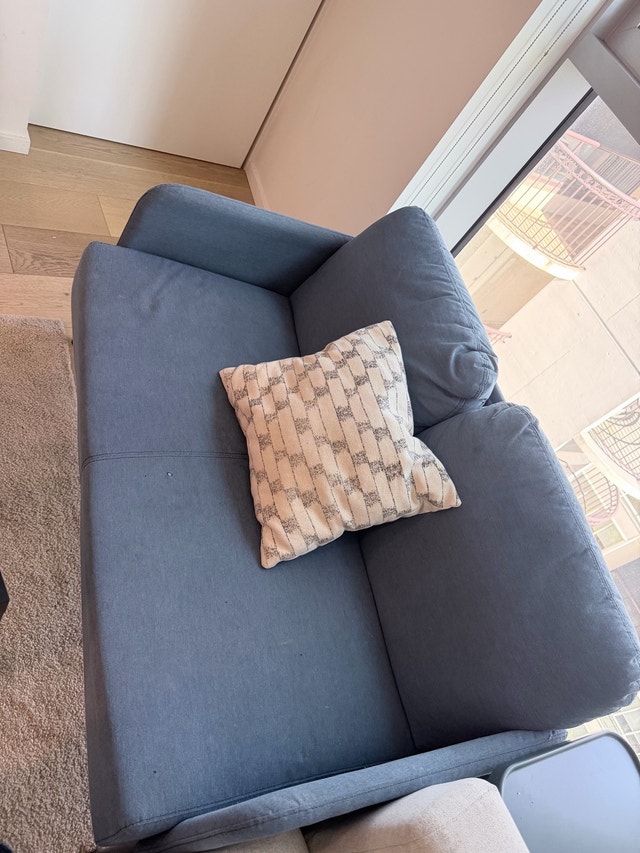 Modern Loveseat - Comfortable Seating for Two - photo 2