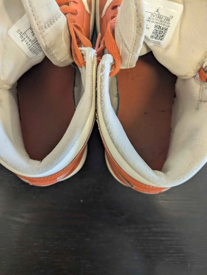 Nike Air Jordan 1 Mids - photo 4