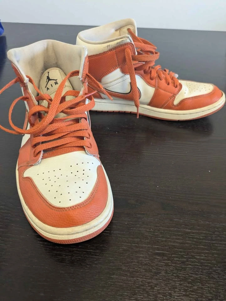 Nike Air Jordan 1 Mids - photo 5