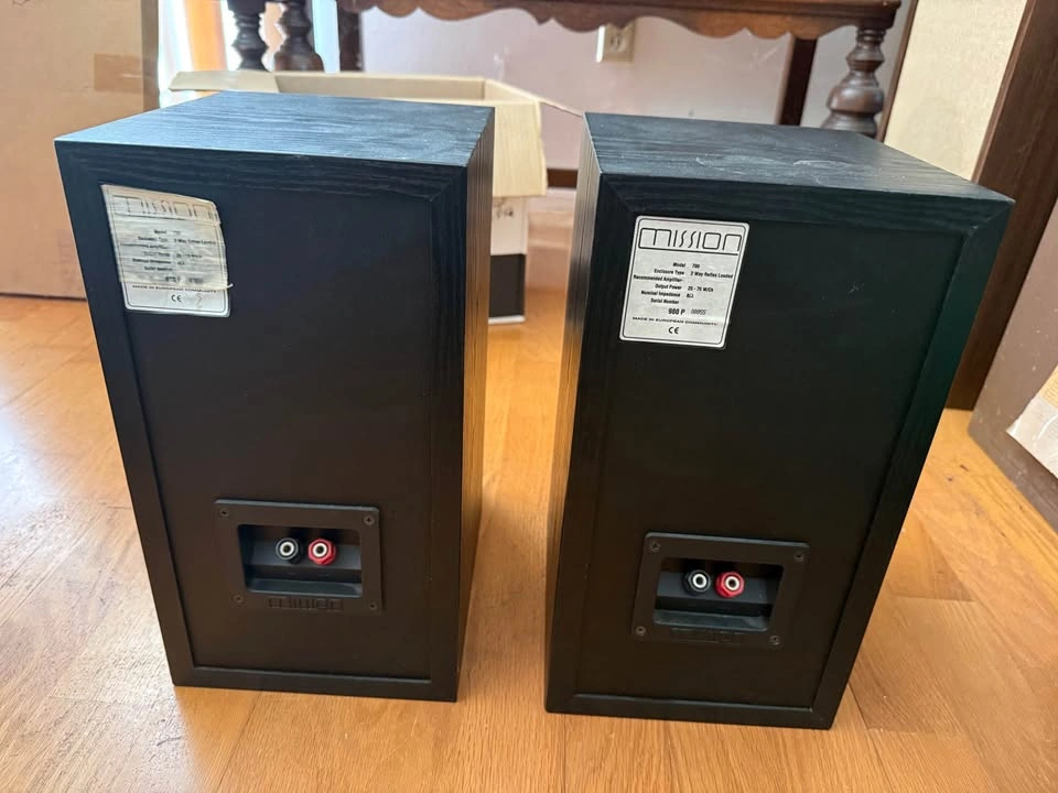 Vintage Mission 700 Bookshelf Speakers - photo 4