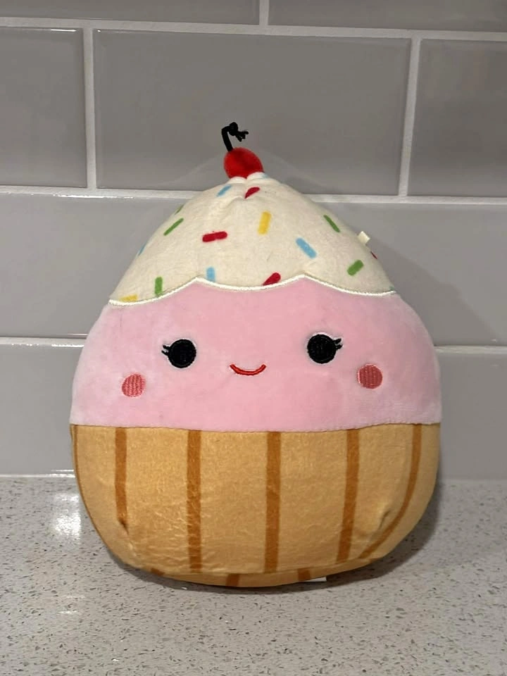 Clara the Cupcake Squishmallow
