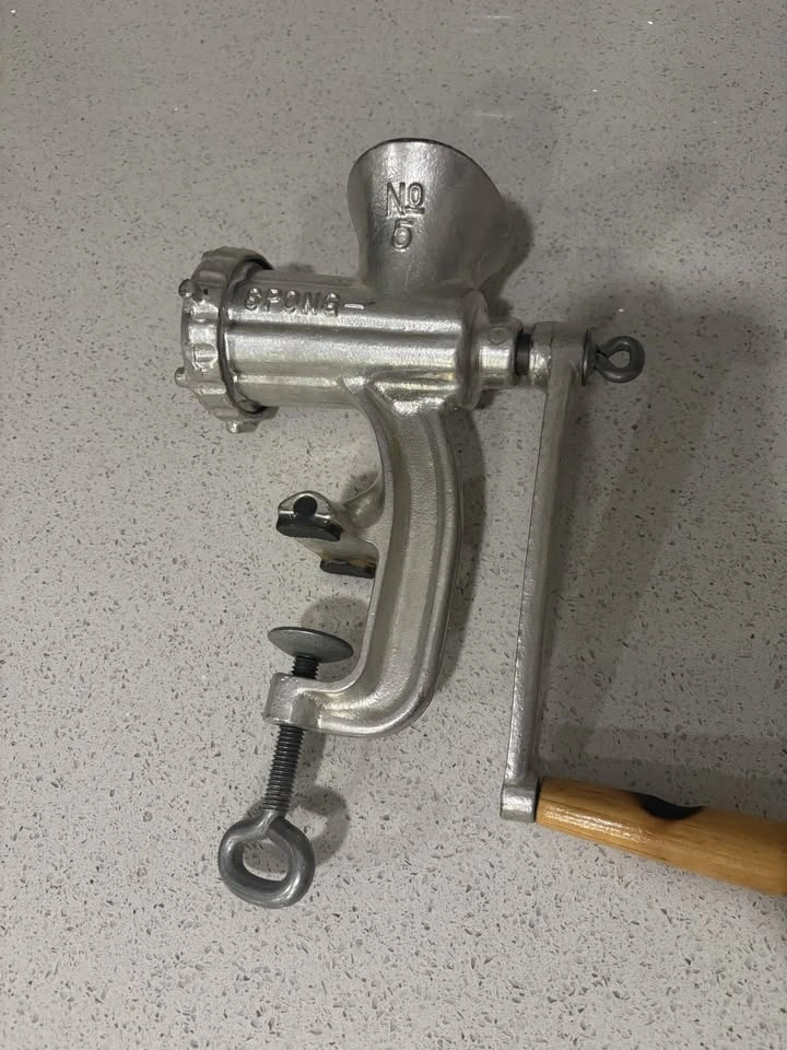 Vintage Spong No. 5 Cast Iron Meat Grinder - photo 2