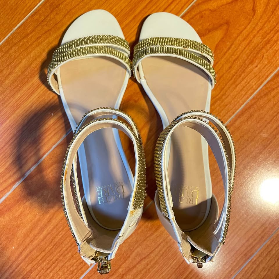 US7.5 Madonna Chic Gold Women's Sandals - photo 3