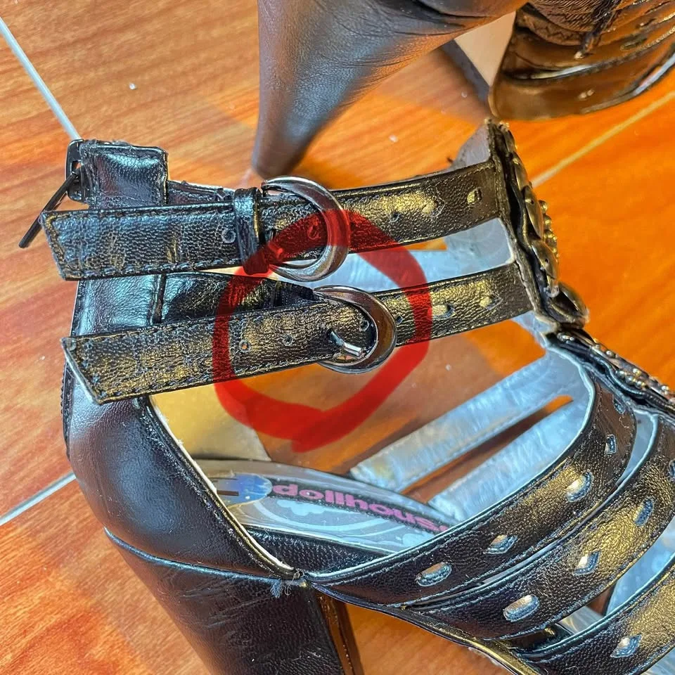 US7.5 Black Strappy Heeled Sandals image indicator(9)