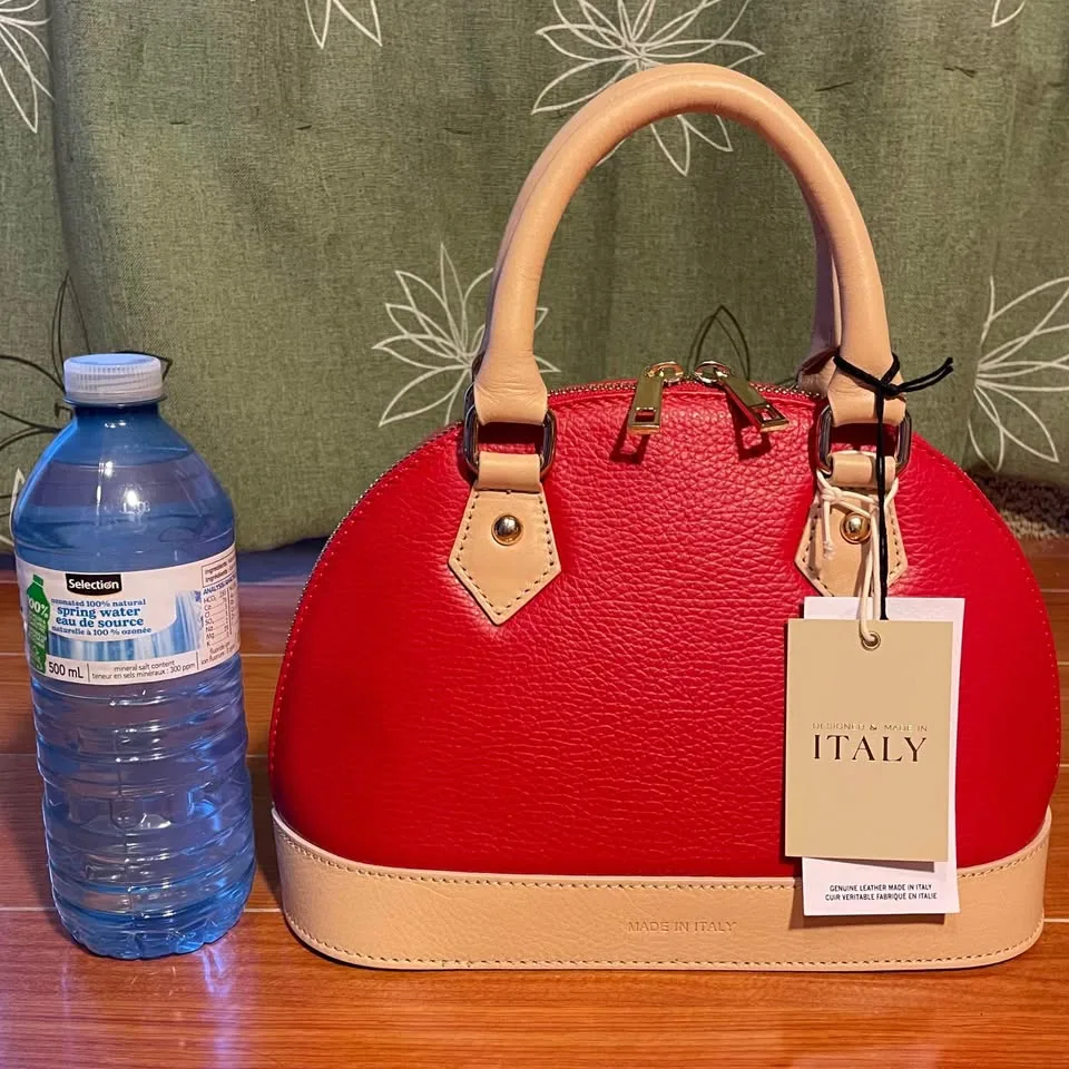 NWT✨Italian Designer Handbag in Red image indicator(4)