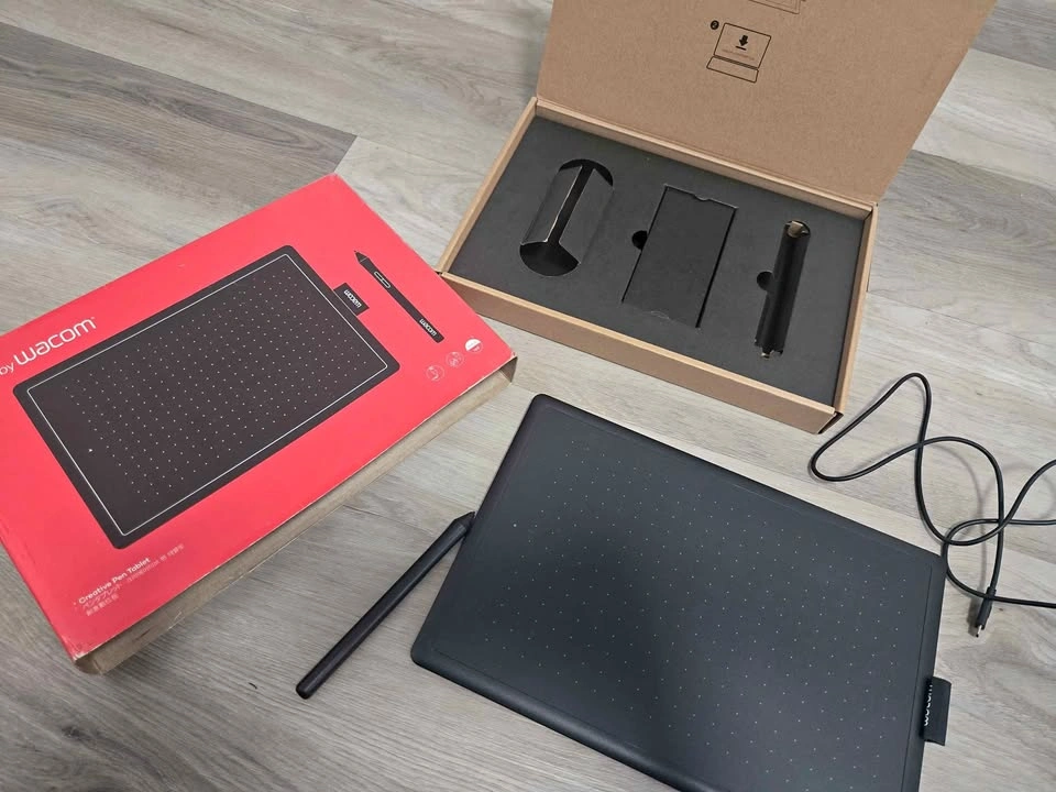 Wacom Creative Pen Tablet (Medium, Black) – Drawing & Design
