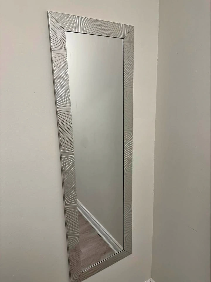 Mirror in good condition