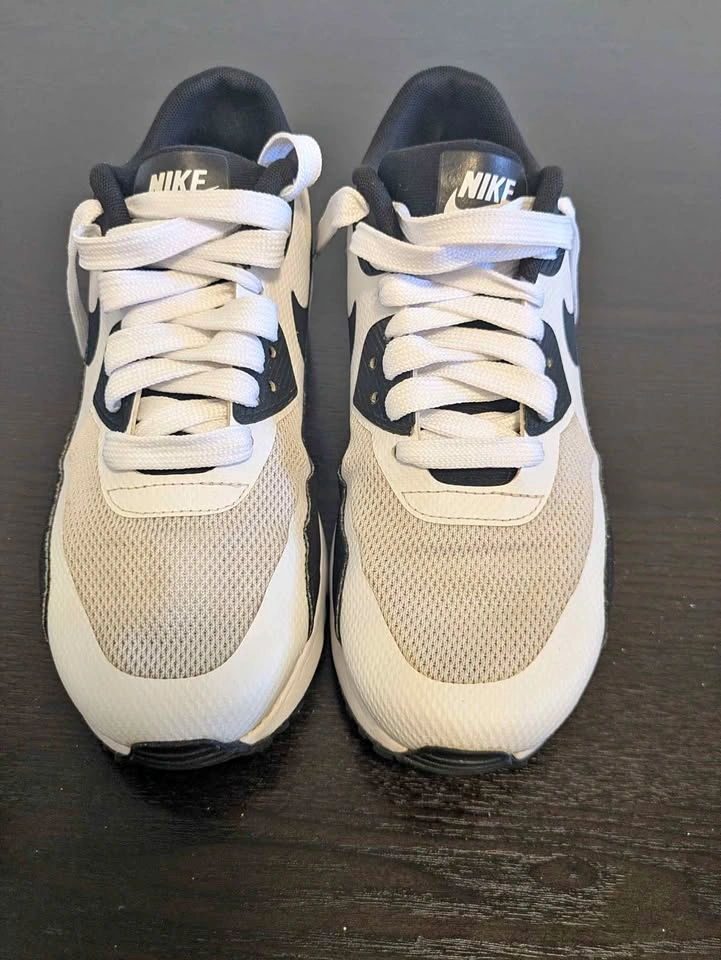 Nike Air Max Youth Size 5