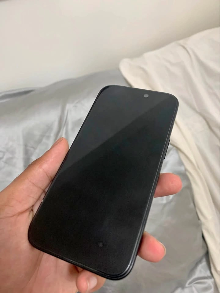 iPhone 15 Black – 128GB (Unlocked)