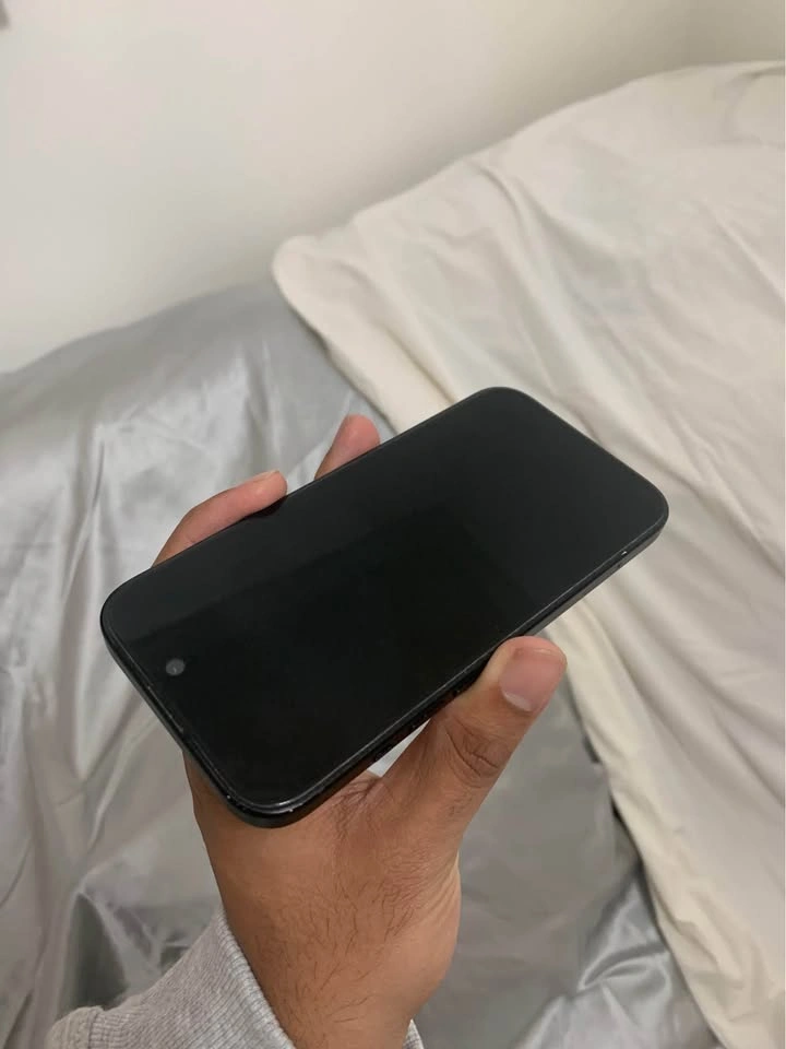 iPhone 15 Black – 128GB (Unlocked) - photo 5