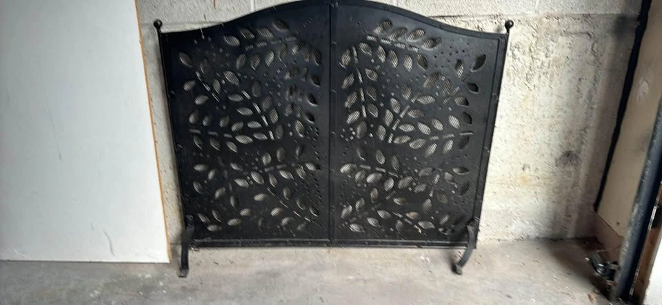 Kids fireplace safety guard