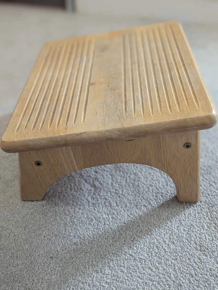 Nursing Solid Wood Stool - photo 2