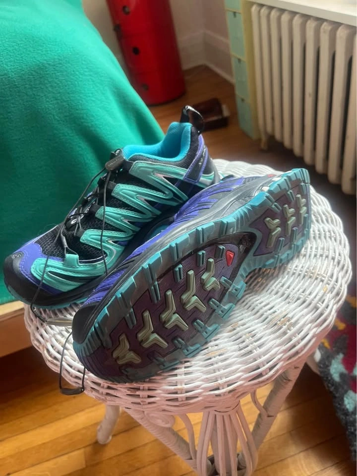 Salomon mountain trail W7 shoes, like new - photo 2