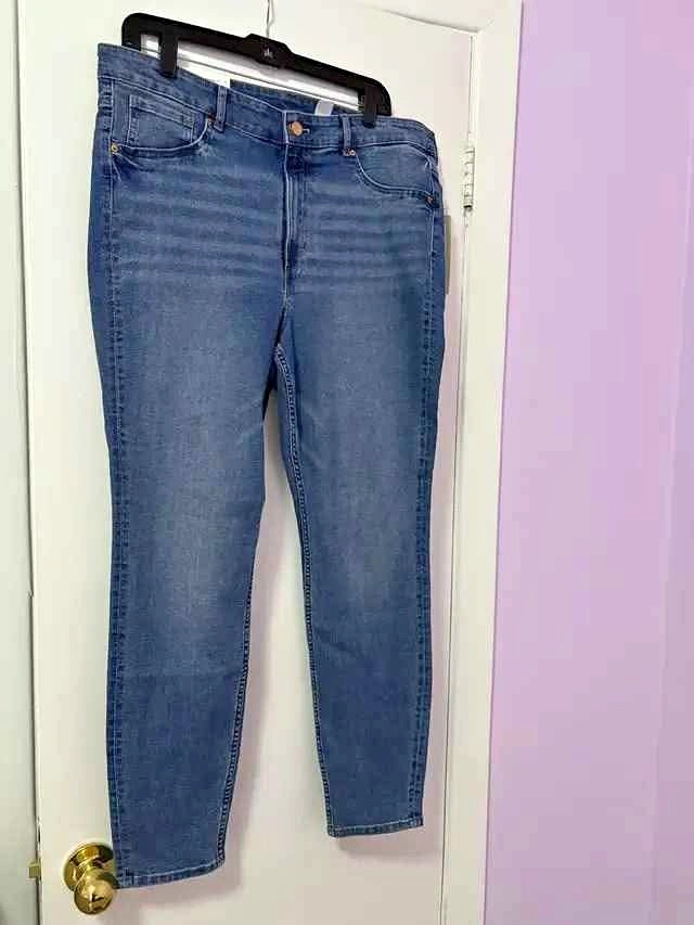 H and M Women's Jeans Size 16