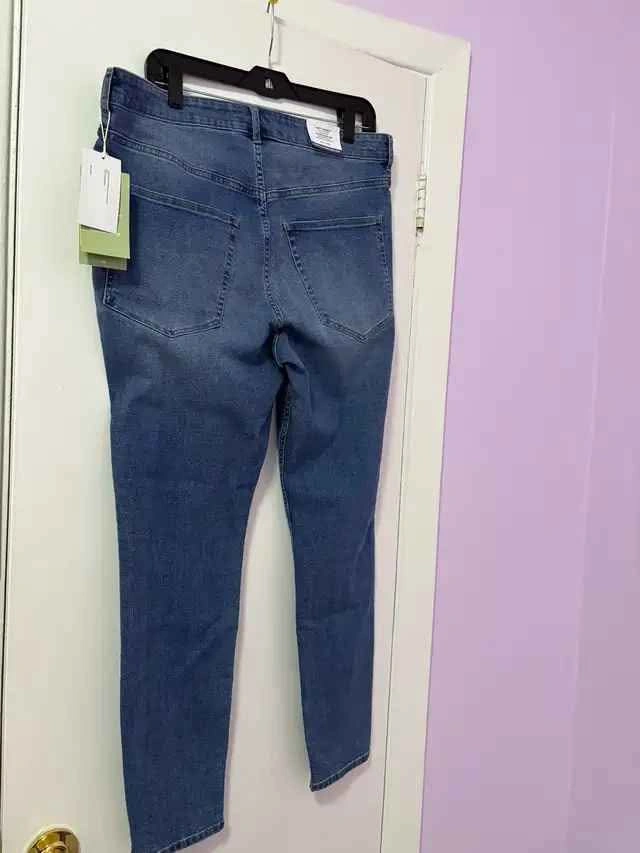 H and M Women's Jeans Size 16 - photo 2