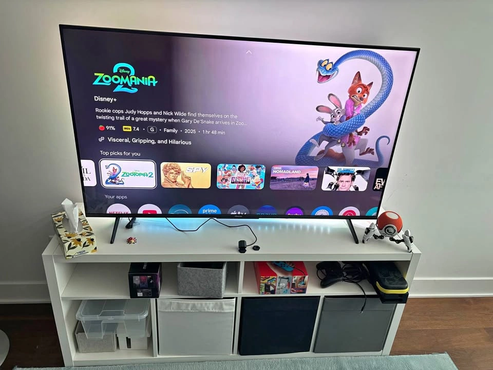 55” Hisense 4K Smart TV + LED Backlight (Color Sync)