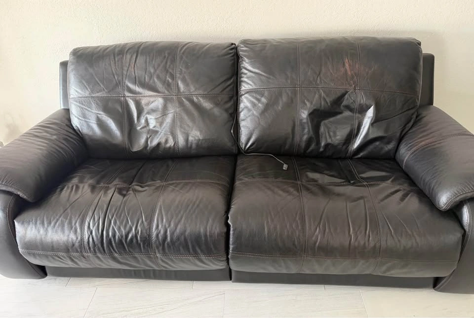 Raymour & Flanigan Dual Electric Leather Reclining Sofa - photo 2