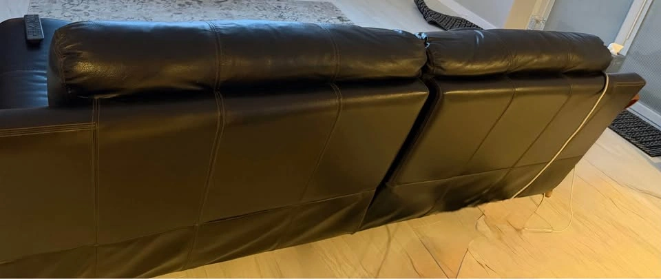Raymour & Flanigan Dual Electric Leather Reclining Sofa - photo 4