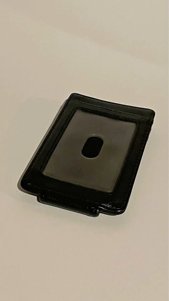 Unbranded Magnetic Clip Bifold Wallet - Sleek and Secure