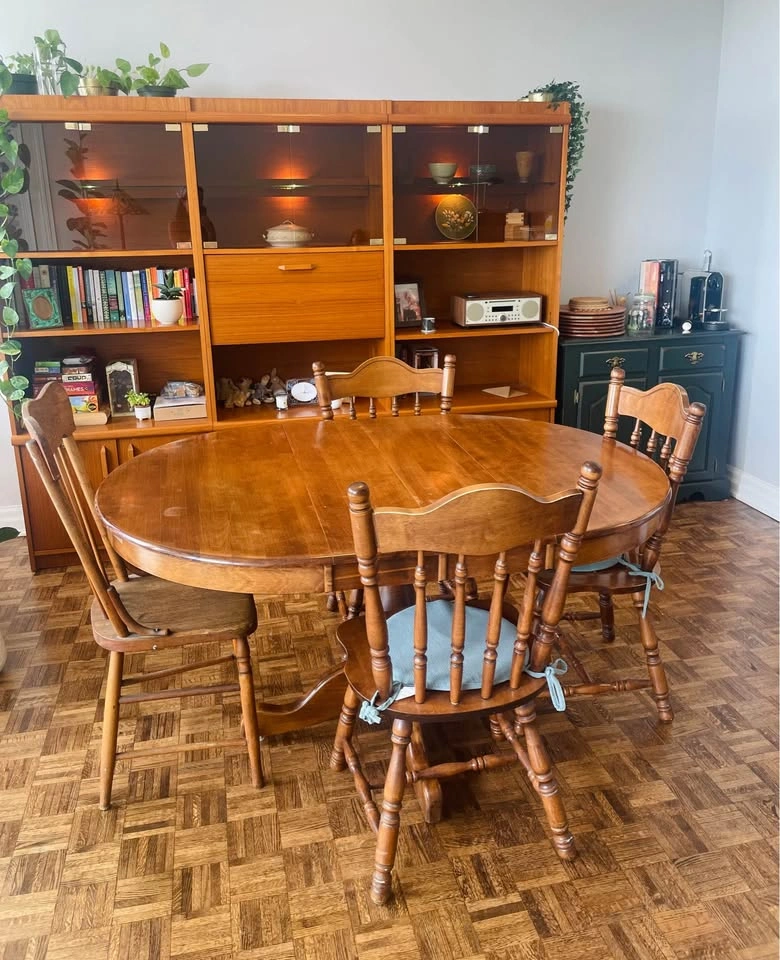 Cozy Farmhouse Solid Wood Extendable Table with 4 Chairs - photo 4