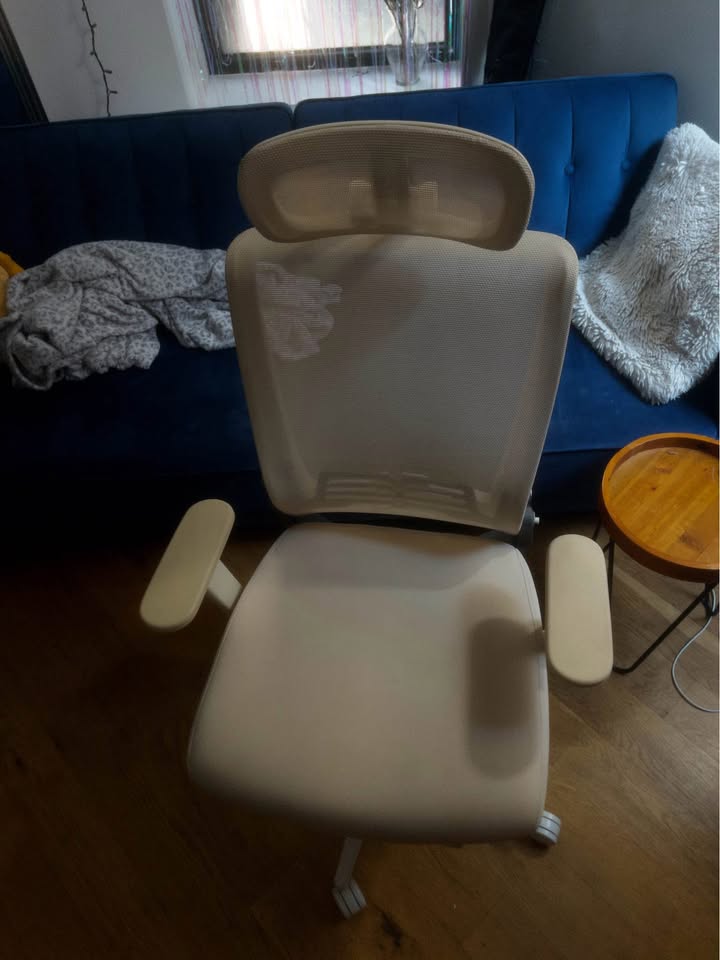 Foldable Ergonomic Cream Office Chair - photo 3