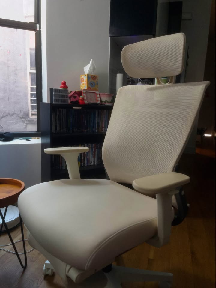 Foldable Ergonomic Cream Office Chair - photo 4