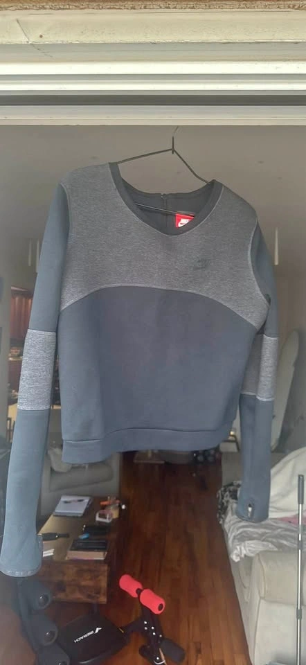 Nike sweatshirt