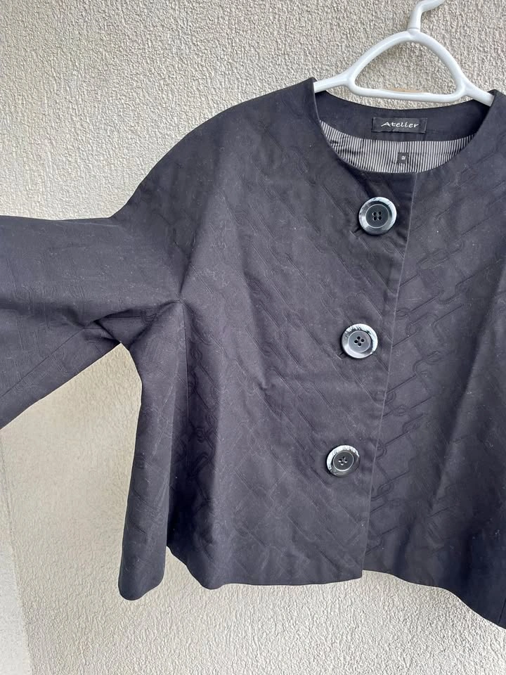 Atelier Cropped Jacket, Size 12 | Textured Button Blazer