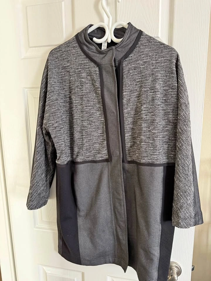 Lululemon Athletica Grey Black Textured Jacket