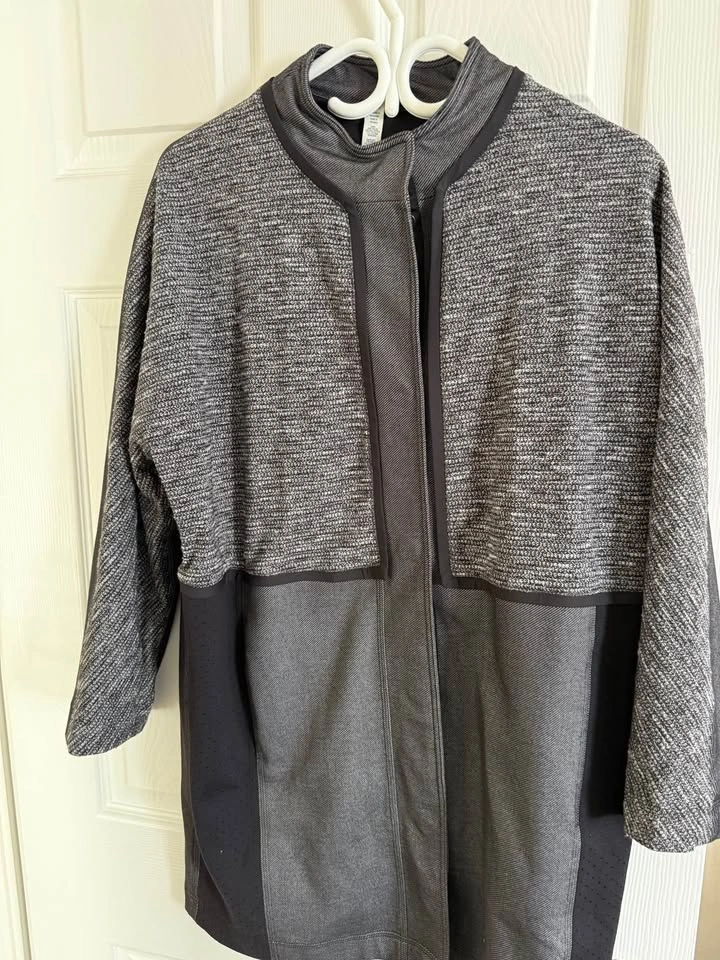 Lululemon Athletica Grey Black Textured Jacket - photo 2