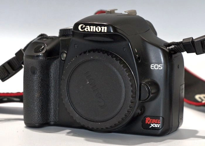 Canon EOS Rebel XSi DSLR Camera with 18-55mm Lens