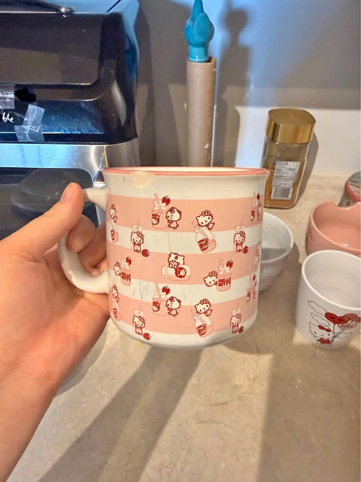 HELLO KITTY DISHES