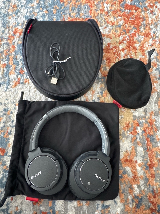 Sony Wireless Noise-Cancelling Headphones /Bluetooth/Used Like N - photo 3