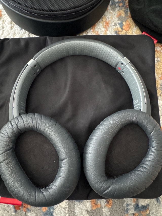 Sony Wireless Noise-Cancelling Headphones /Bluetooth/Used Like N - photo 4
