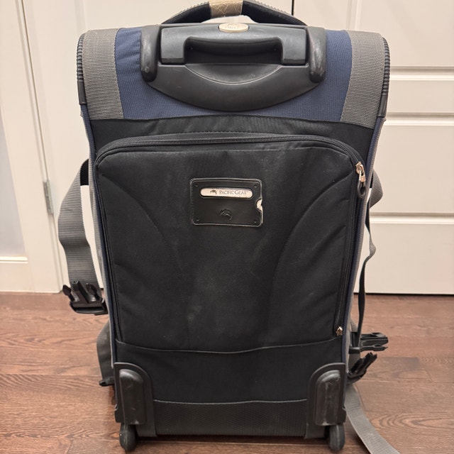PACIF CGEAR Travelling Bag/Bag pack / used in good condition