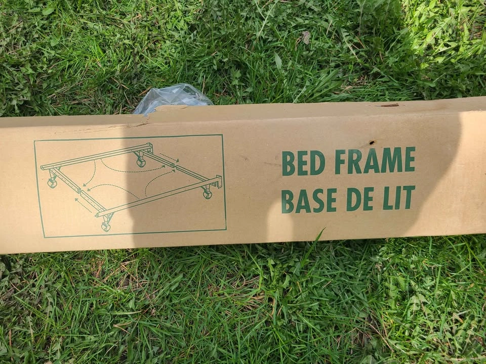 🇨🇦 Metal Adjustable Bed Frame - photo 4