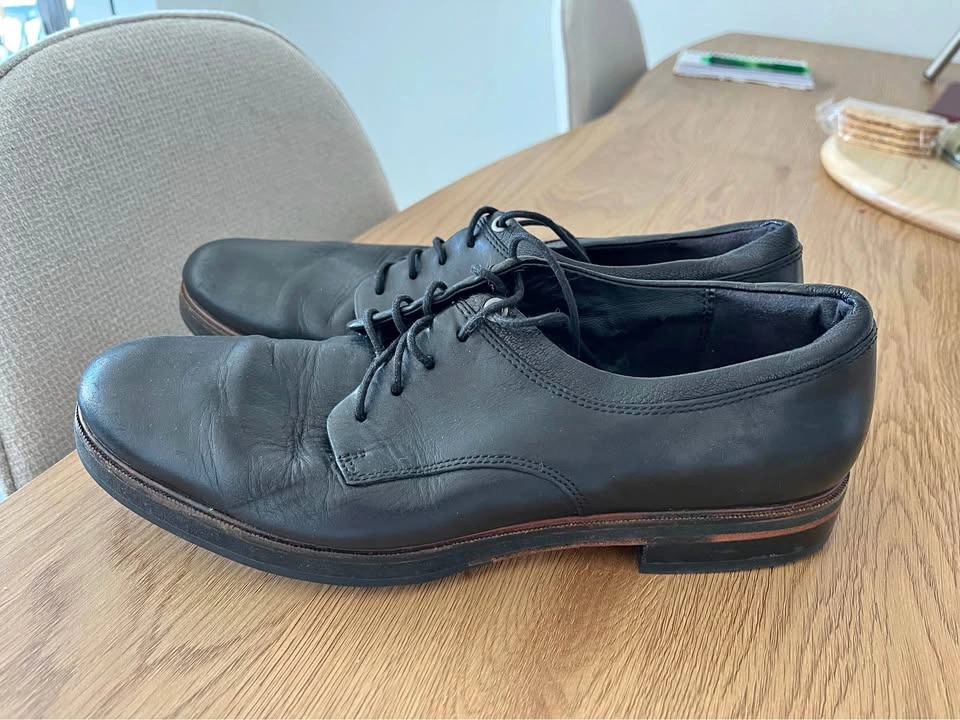 Clarks Black Leather Lace-up Shoes