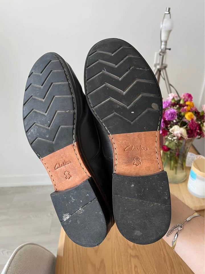 Clarks Black Leather Lace-up Shoes - photo 2