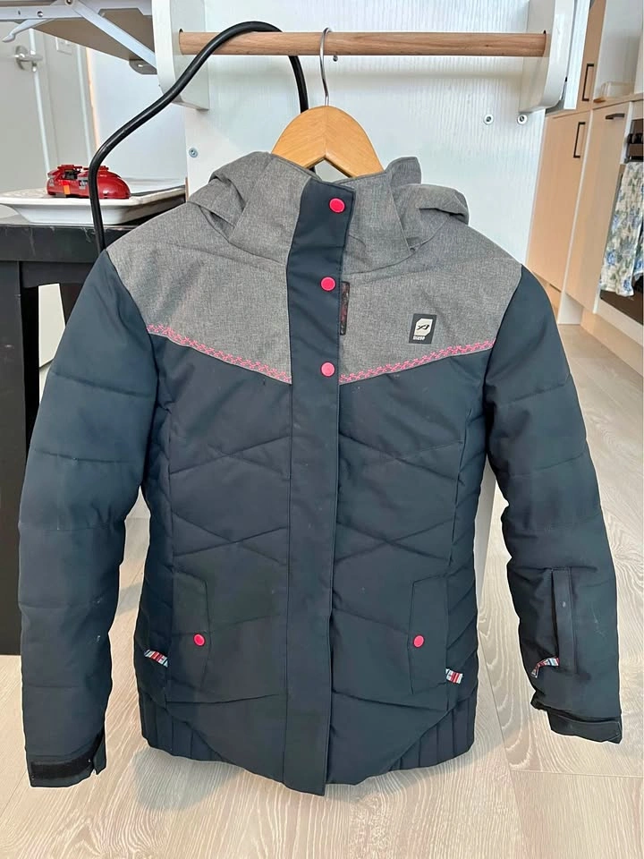 Kids winter jacket - Size medium (10)