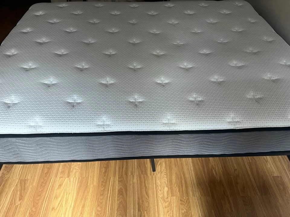 Queen Size Mattress – Novilla 12"