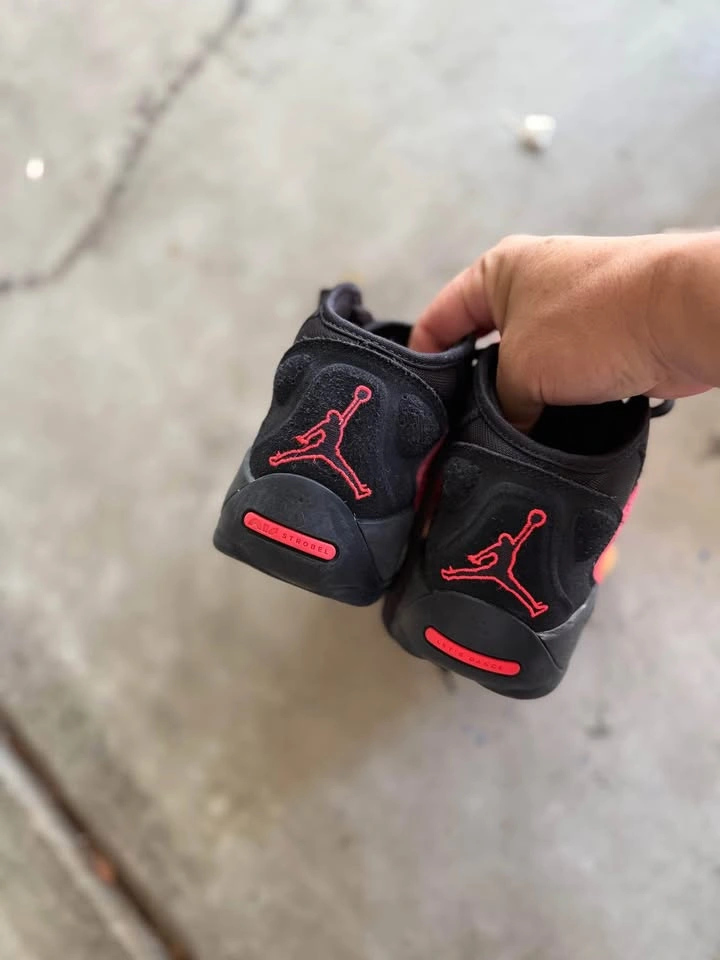 Nike Jordan basketball shoes (kids)