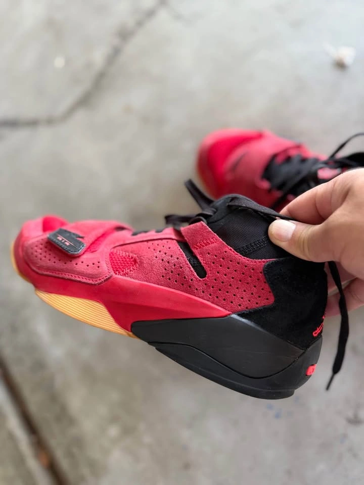 Nike Jordan basketball shoes (kids) - photo 4