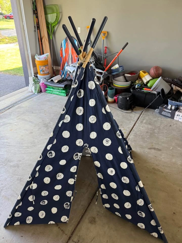 Tipi tent