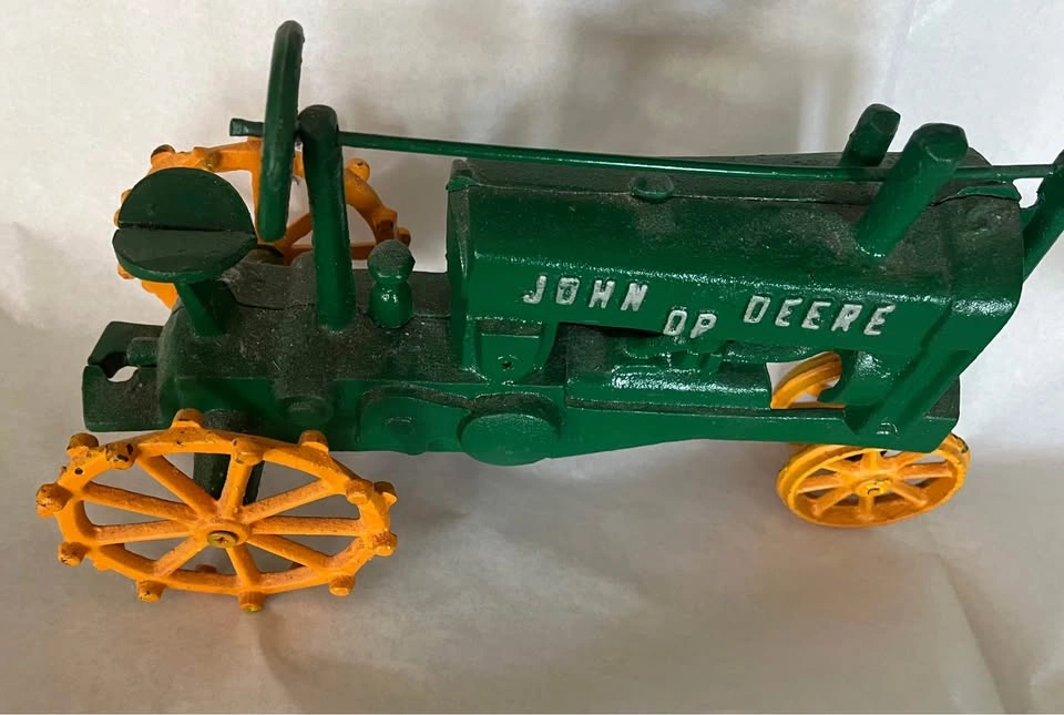 Vintage John Deere Cast Iron Tractor - photo 2