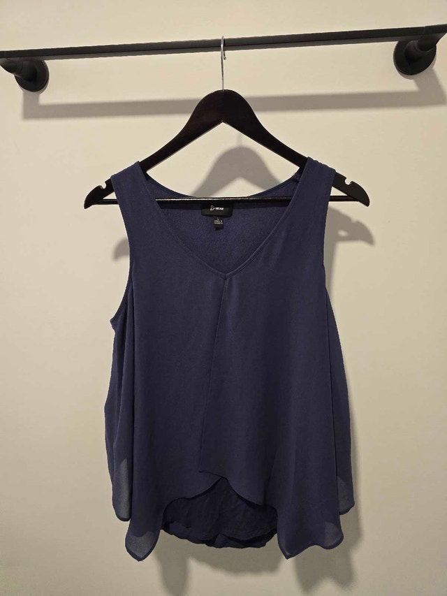 Ladies elegant top size L fits like medium excellent condition