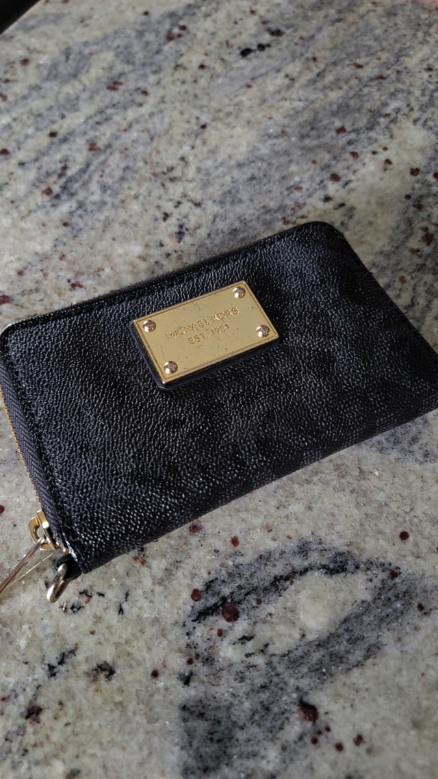 Women's Wallet in excellent condition (5.5 x 3.5)