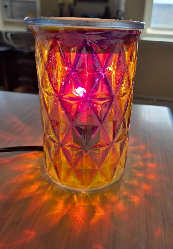 Beautiful Scentsy Lamp - photo 2