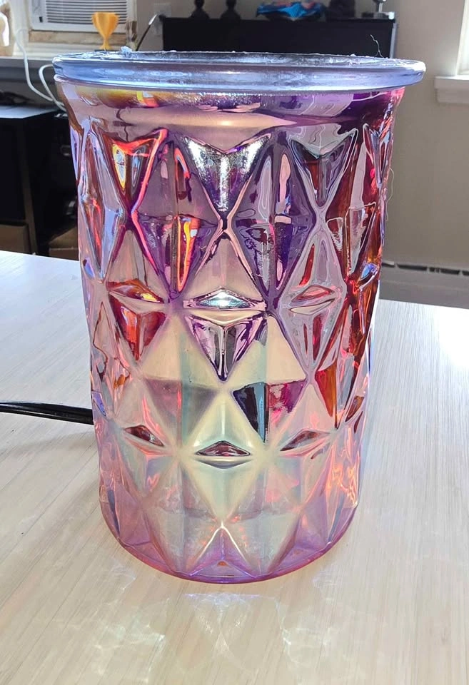 Beautiful Scentsy Lamp - photo 3