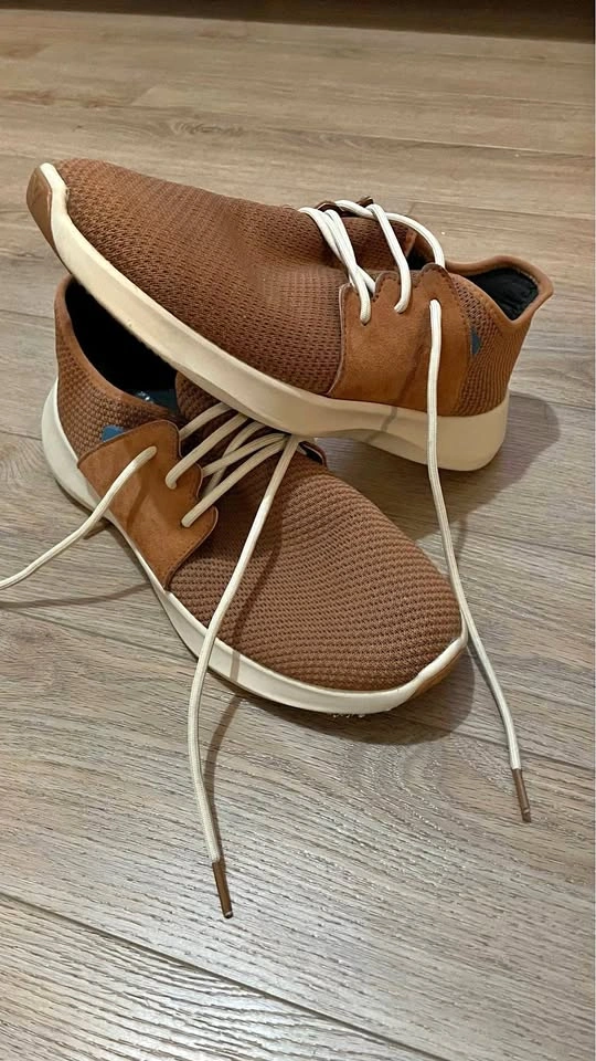 Vessi Sneakers - Waterproof - 9 U.S. MEN SIZE.